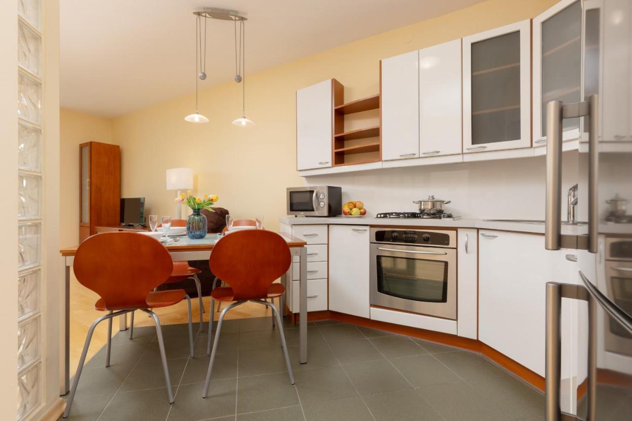Spacious & Quiet 1 Bedroom Apartment In Pruszkow By Noclegi Renters エクステリア 写真