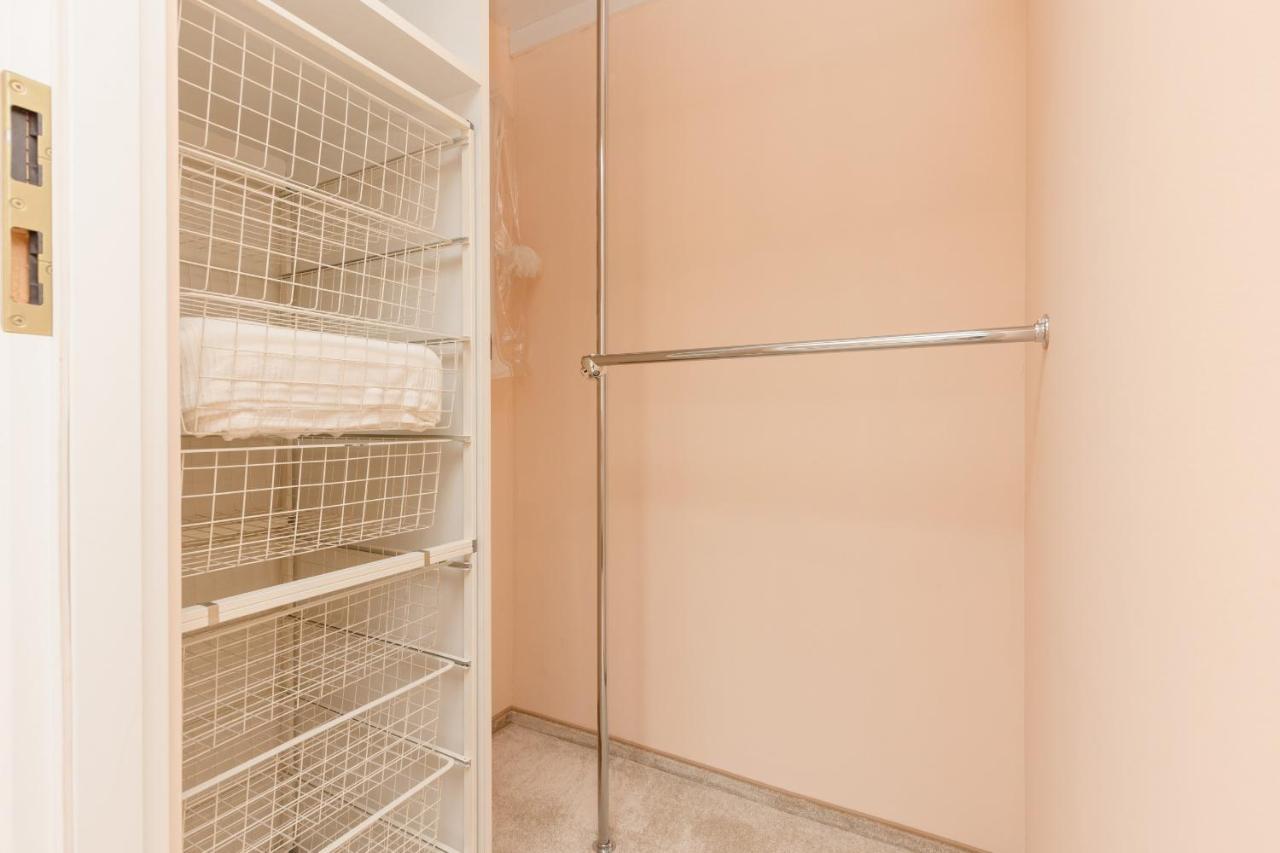 Spacious & Quiet 1 Bedroom Apartment In Pruszkow By Noclegi Renters エクステリア 写真